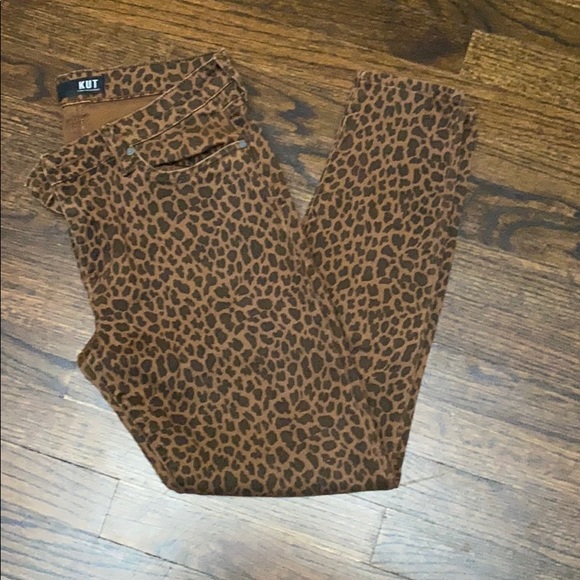 Leopard Jeans - Picture 2 of 3